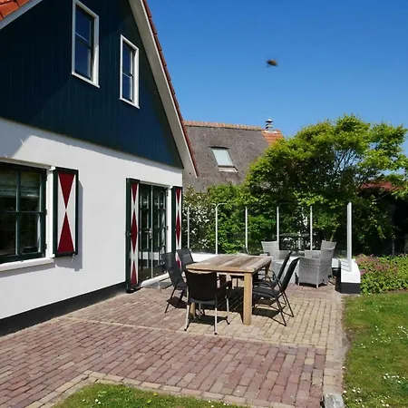 Buiten 109 *
